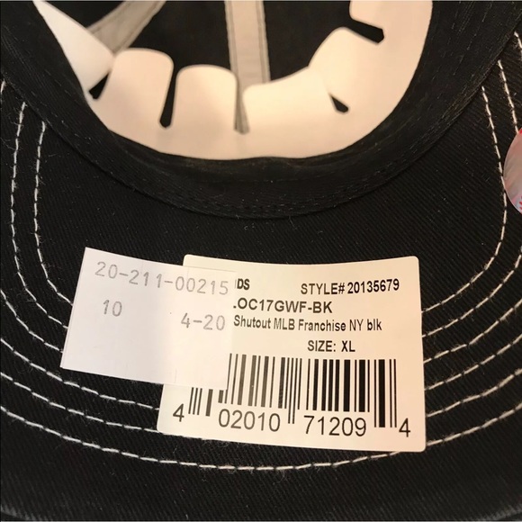 New York Yankees Twins Shutout Franchise XL Cap - Picture 5 of 7